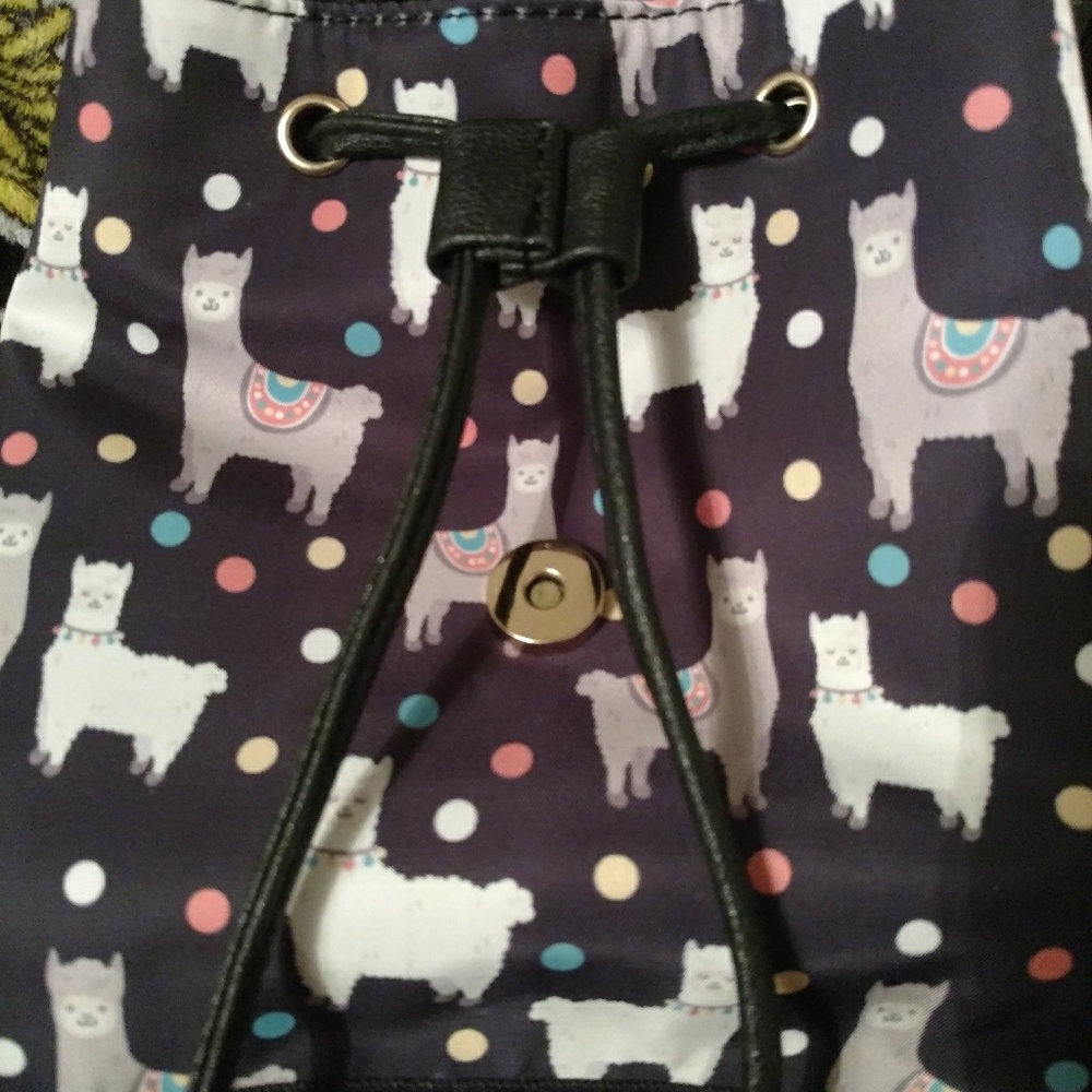 Llama Draw-String Back Pack - Picture 3 of 5